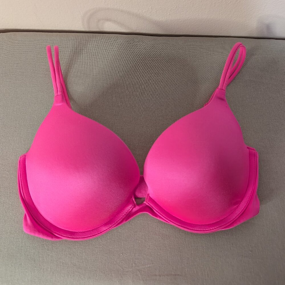 ⭐Victoria's Secret Hot Pink Plunge Bra Size 32D⭐
